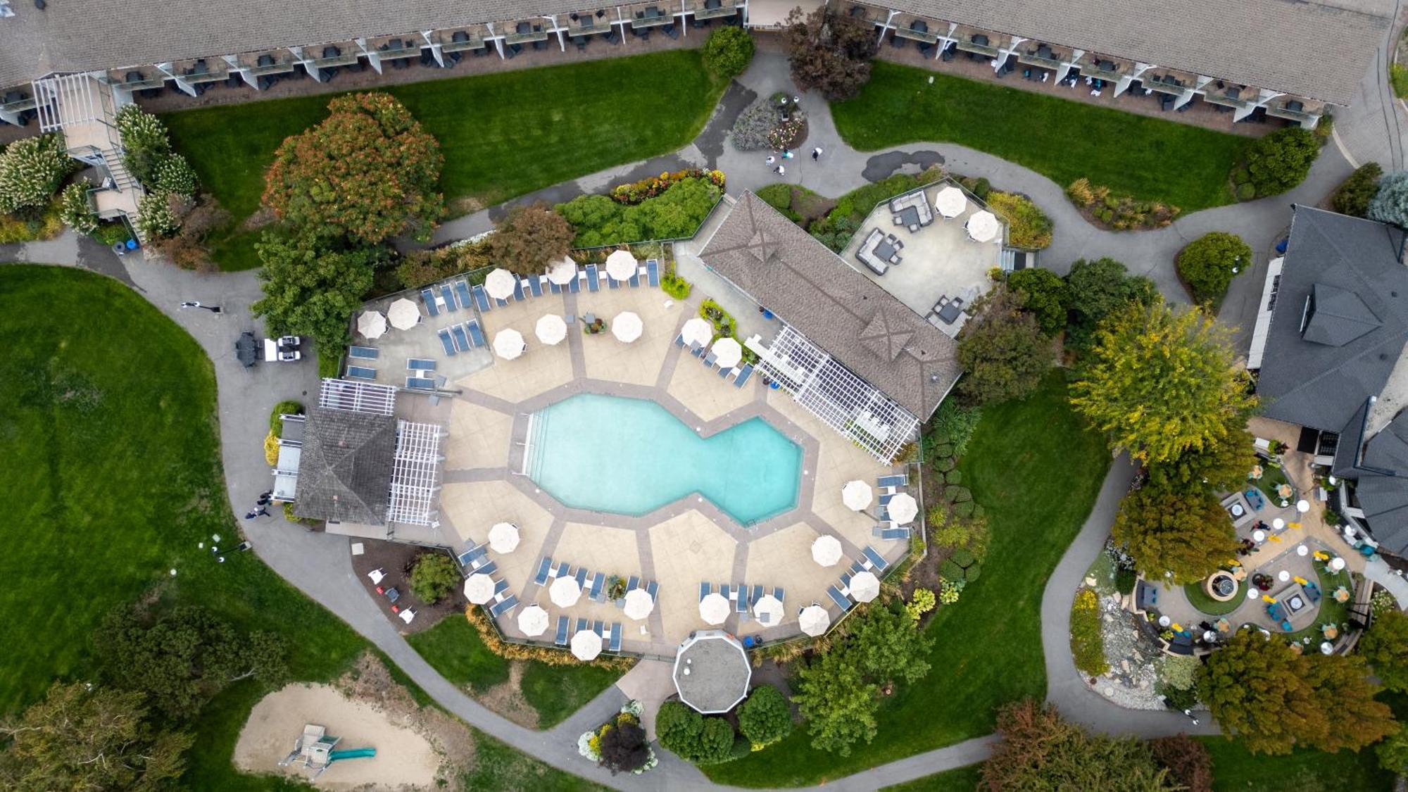 Balcomo, A Ramada By Wyndham Penticton Exteriör bild